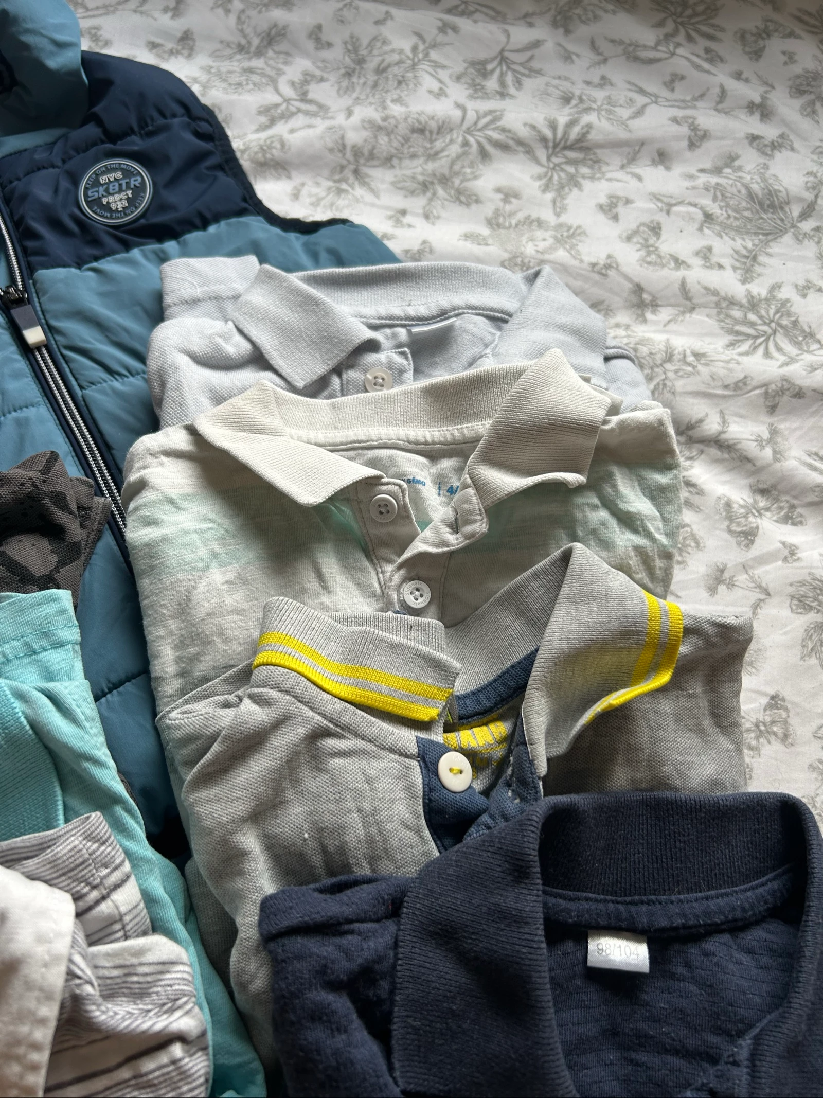 Lot de vêtements taille 4 ans  – photo 4